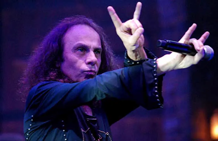 James-Ronnie-Dio_malocchio_chifres-rock (2)