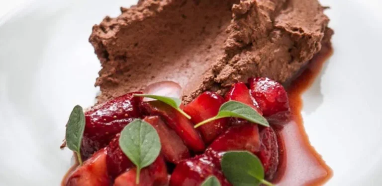 Receita Mousse de Chocolate com Morangos